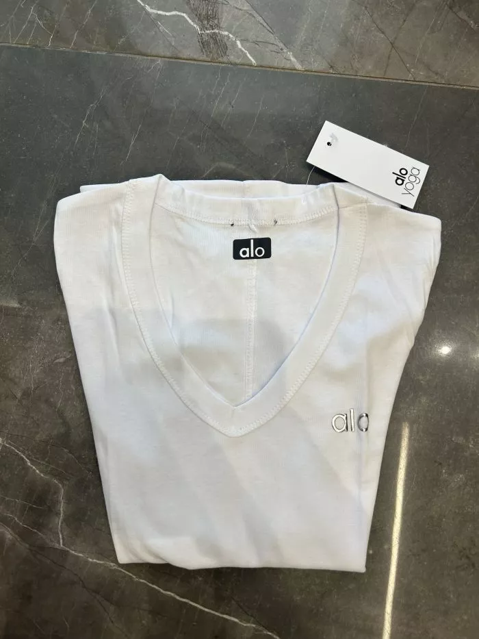 ⁦בייסיק הלו יוגה וי⁩ – תמונה ⁦2⁩
