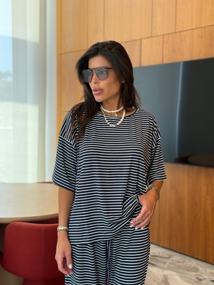 ⁦חליפת אוברסייז פסים⁩ – תמונה ⁦5⁩