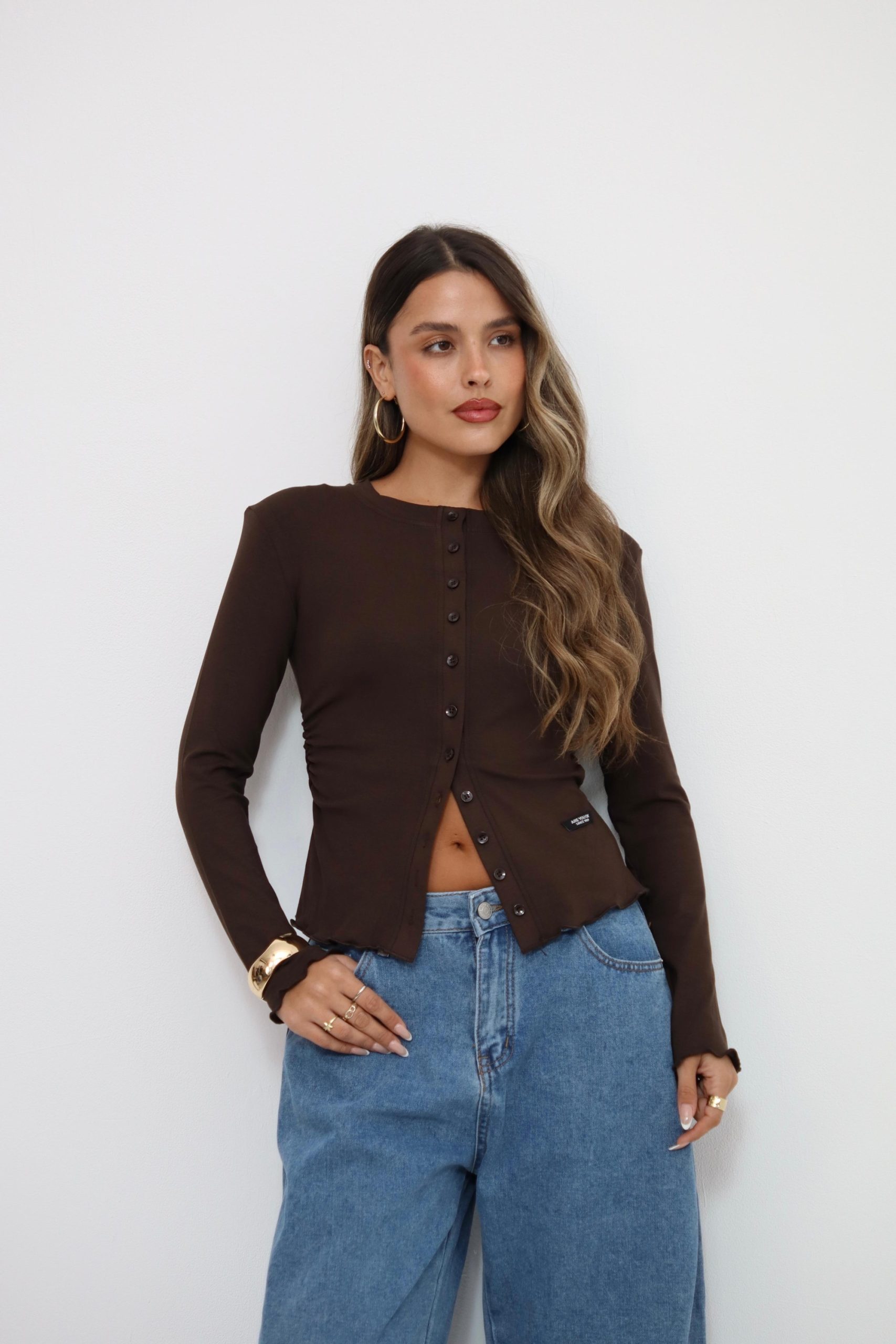 4eee775c-5c6f-4a1f-87f7-cb5f06d1de21 חולצת כפתורים – תמונה 1