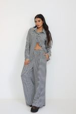 חליפת מכופתרת פסים