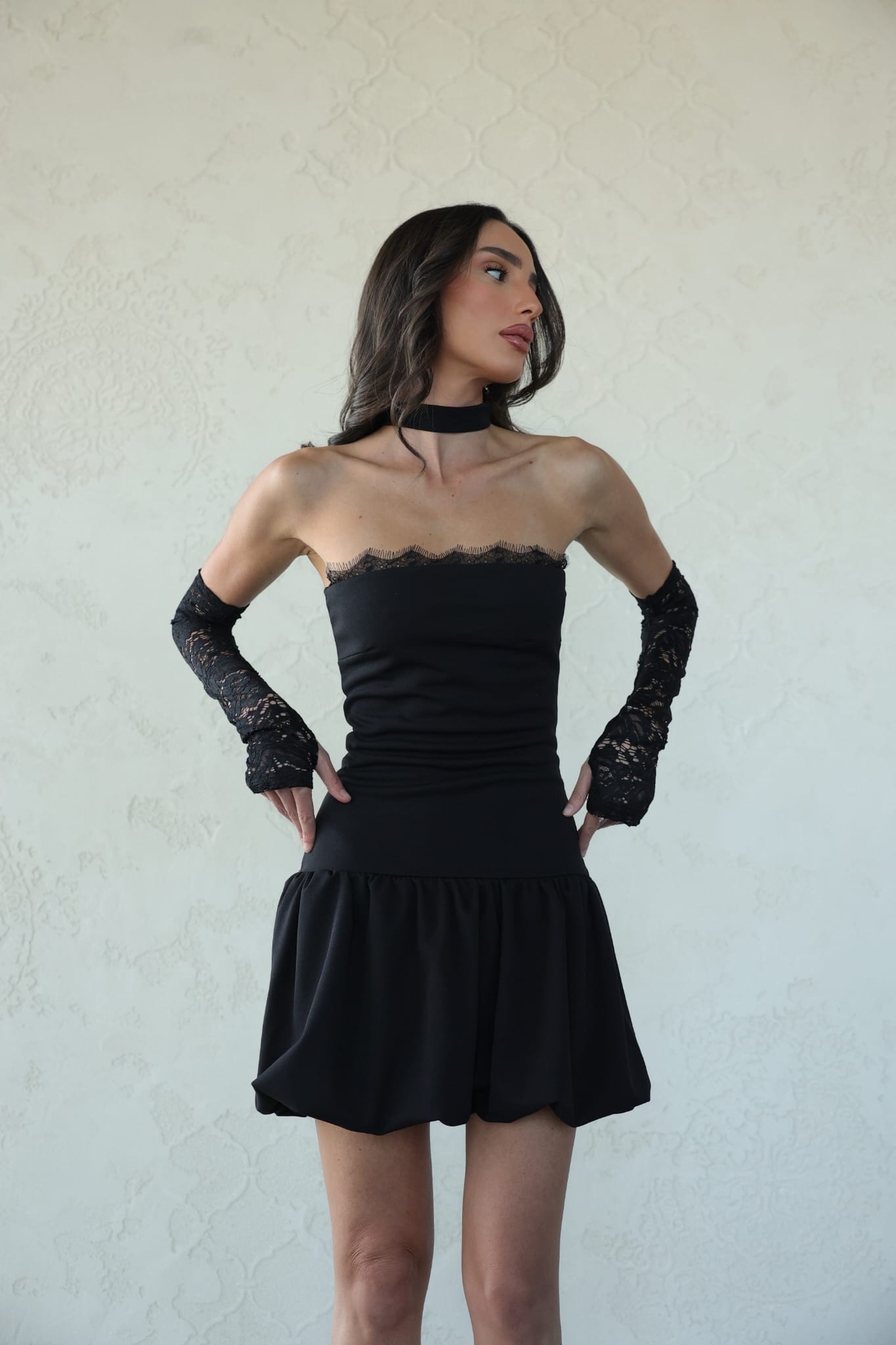 3cef7051-96bc-42a7-86c6-e379f9f2c50f שמלת בלון תחרה – תמונה 4