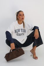 חולצת כיתוב שרוול כפול – תמונה 2