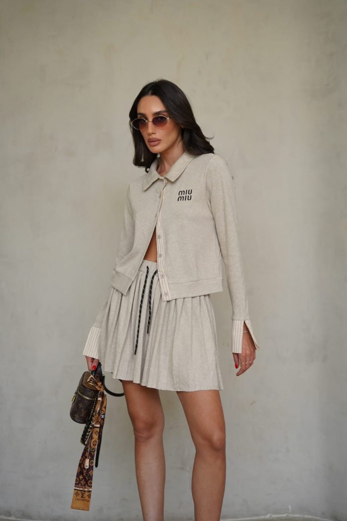 ⁦חליפת חצאית מיו⁩ – תמונה ⁦4⁩