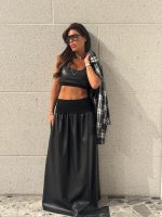 חליפת טופ חצאית עור – תמונה 5