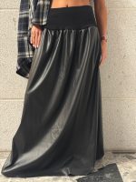 חליפת טופ חצאית עור – תמונה 2