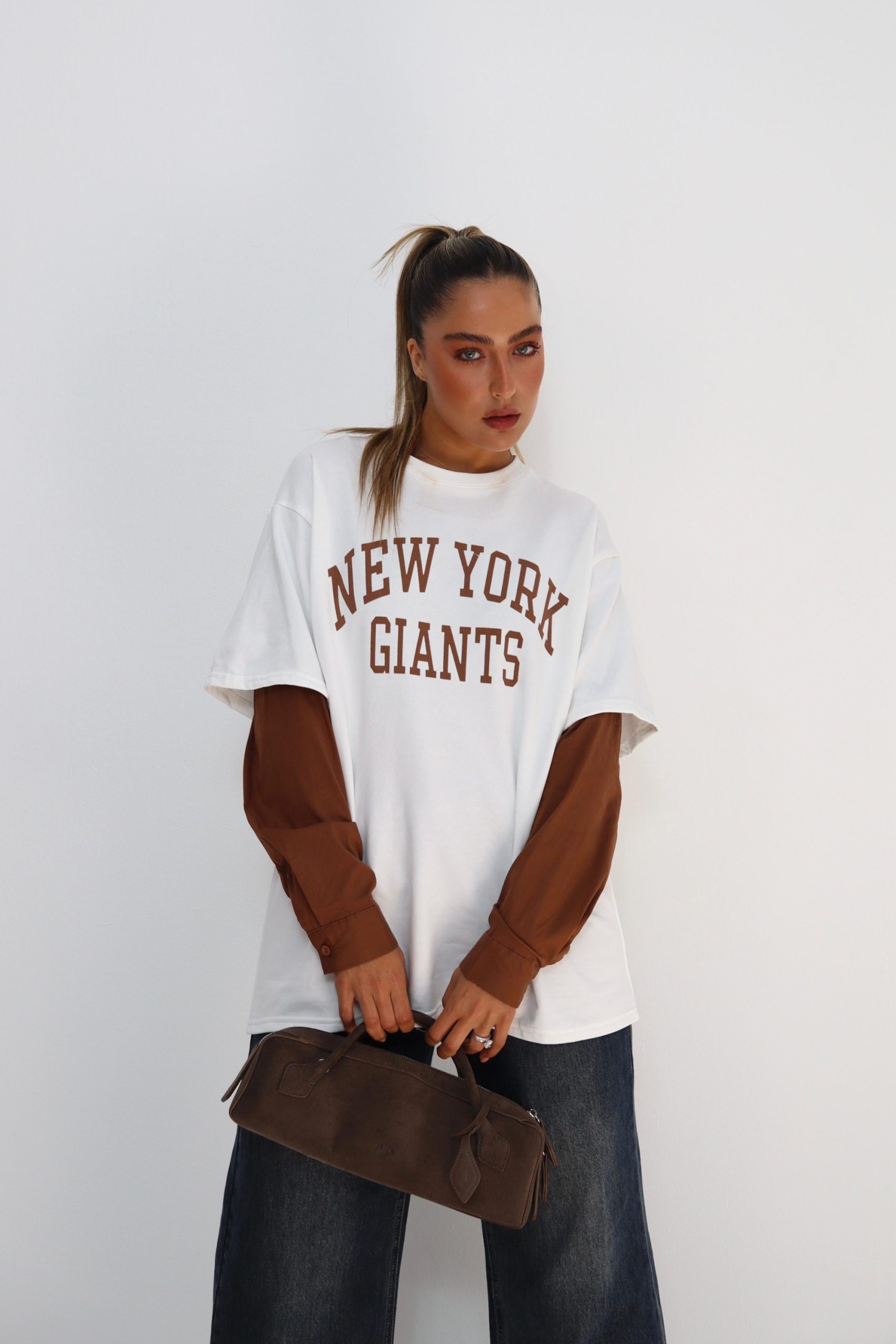 d35784dc-2fa5-4ef3-a2dd-a7b022317016-2 חולצת כיתוב שרוול כפול – תמונה 9