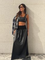 חליפת טופ חצאית עור