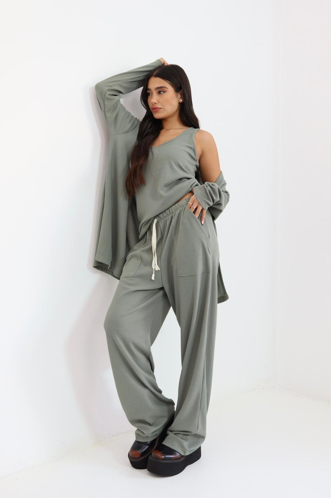 img_1982 חליפת 3 חלקים גופיה – תמונה 1