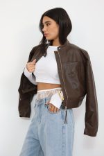 ג׳קט עור קצר