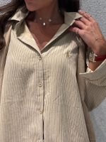 ⁦מכופתרת פולו פסים דקים⁩ – תמונה ⁦2⁩