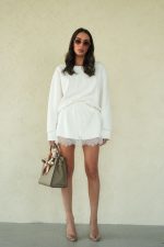 ⁦חליפת חצאית תחרה⁩ – תמונה ⁦5⁩