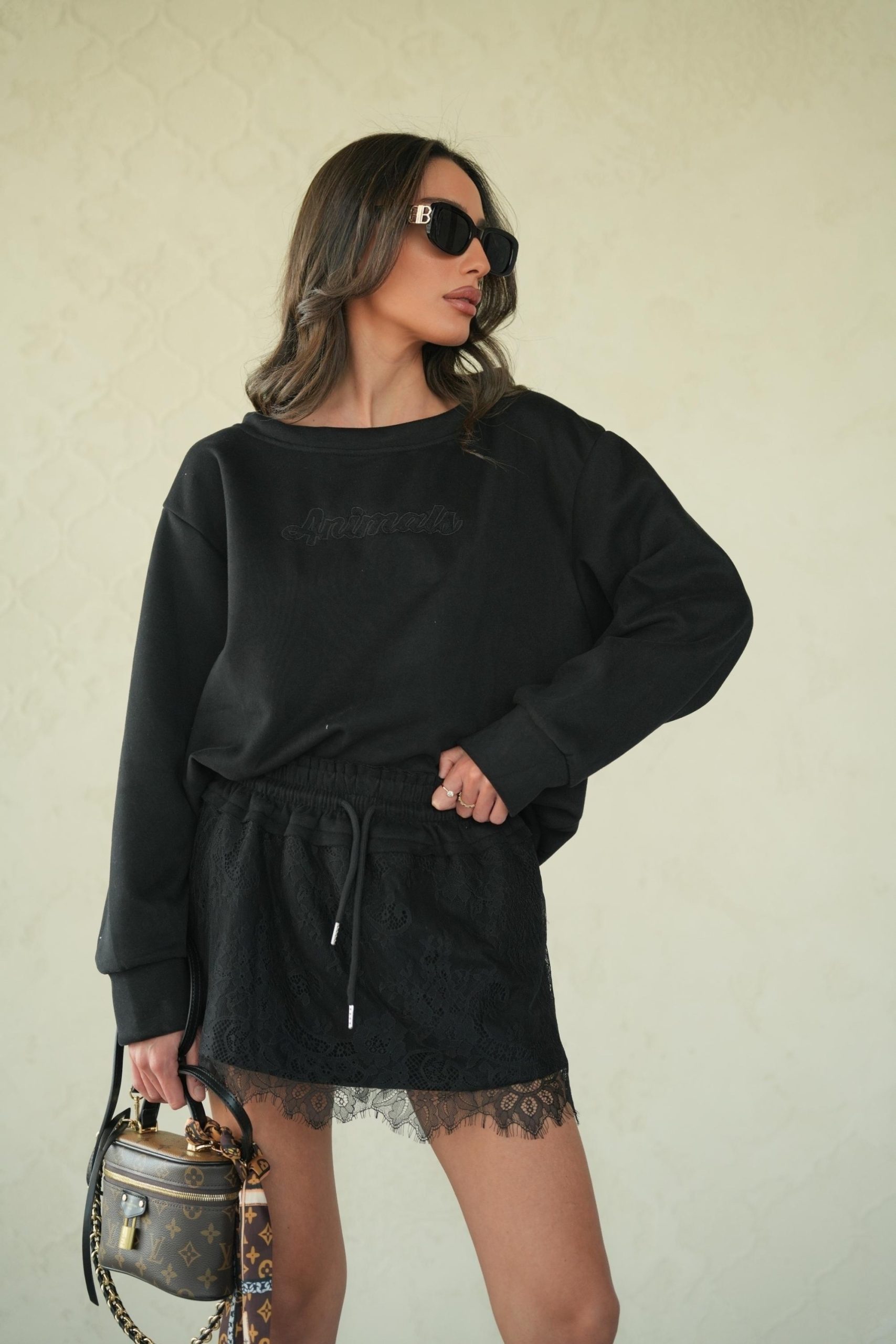 a1a1d008-eb8e-4512-83ad-1ce1a481f18c חליפת חצאית תחרה – תמונה 1