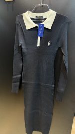 ⁦שמלת צווארון פולו⁩ – תמונה ⁦2⁩