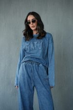 חליפת ג׳ינס כיתוב