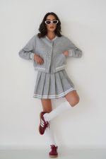 ⁦חליפת חצאית כפתורים זהב⁩ – תמונה ⁦11⁩