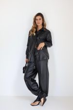 ⁦חליפת דמוי עור⁩ – תמונה ⁦4⁩