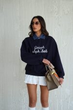 ⁦חולצת כיתוב צווארון ג׳ינס⁩ – תמונה ⁦3⁩