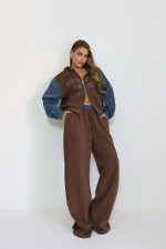 ⁦חליפה שילוב ג׳ינס⁩ – תמונה ⁦7⁩