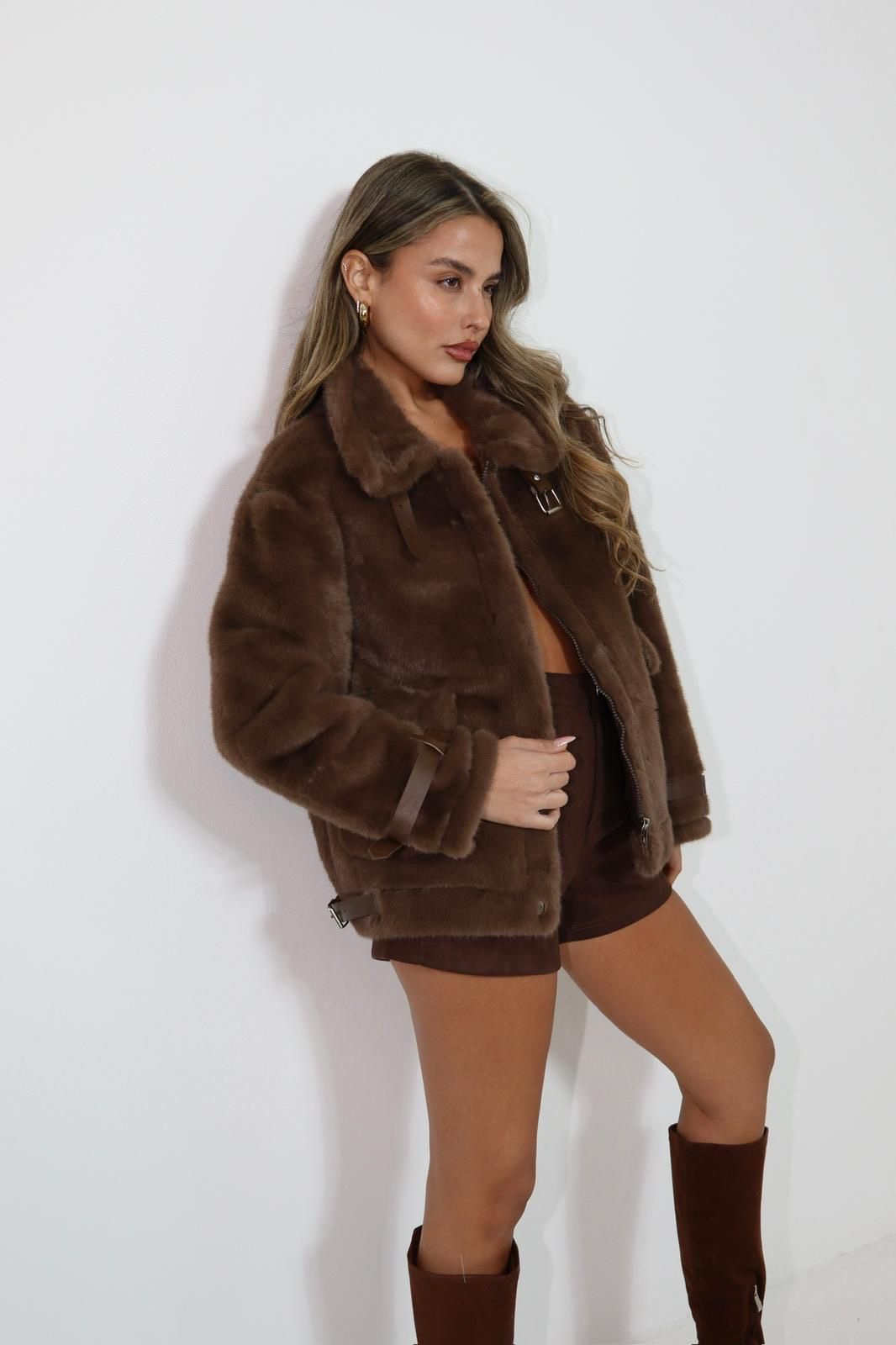 7a267a89-deca-4730-8378-3e198211bd5e ג׳קט אוברסייז פרווה – תמונה 1