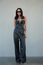 ⁦אוברול עור⁩ – תמונה ⁦2⁩