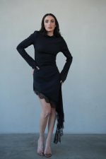 ⁦שמלת אלכסון תחרה⁩ – תמונה ⁦2⁩