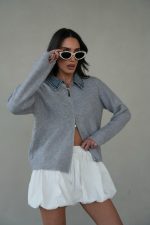 ⁦סריג רוכסן צווארון ג׳ינס⁩ – תמונה ⁦3⁩