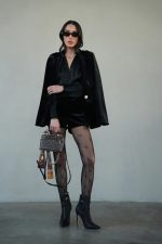 ⁦חליפת בלייזר שורט קטיפה⁩ – תמונה ⁦6⁩