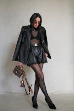 חליפה שילוב עור