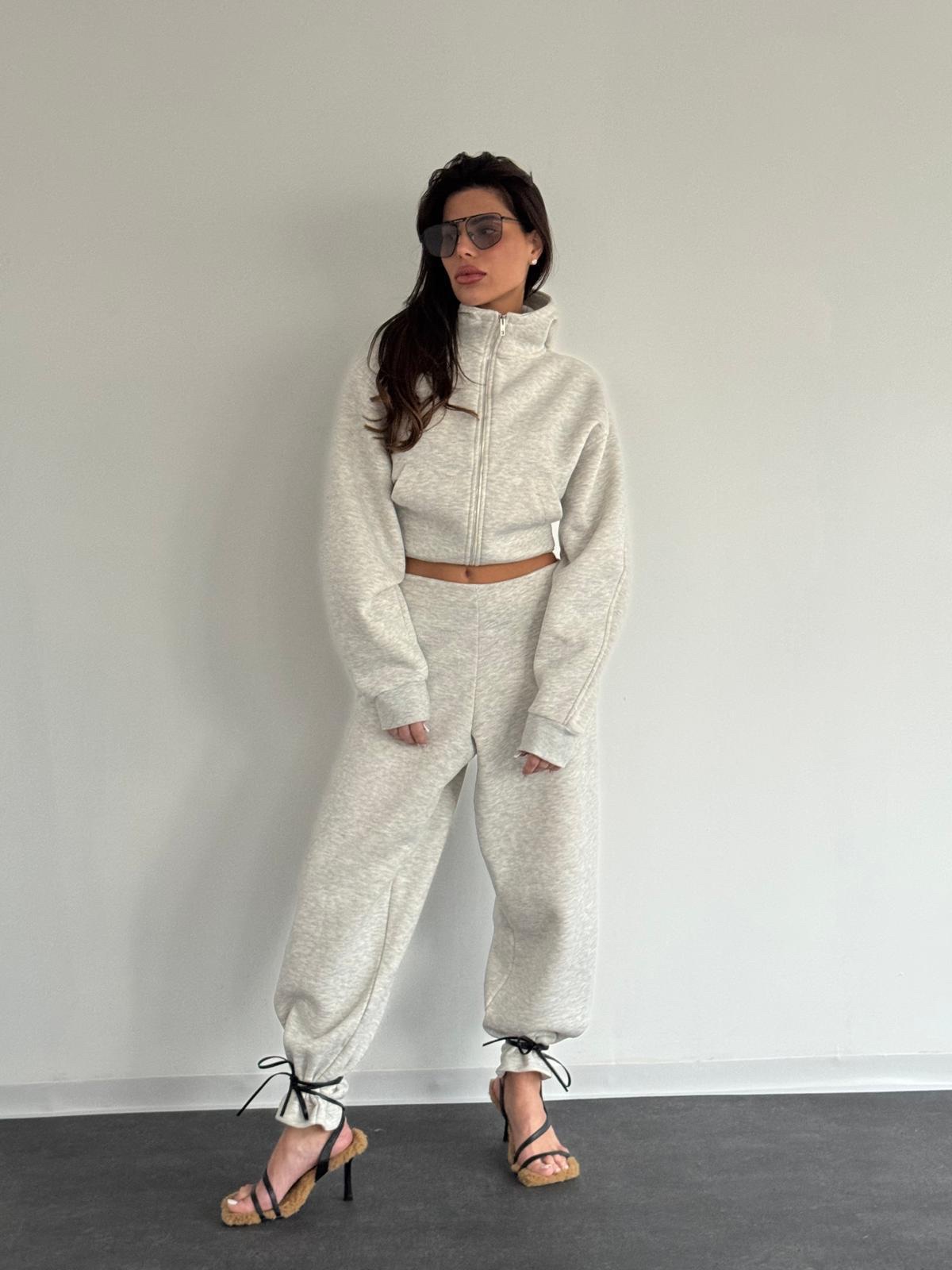 15b5a6d1-fdd3-430b-b6a4-3bba5debd532 חליפת זארה – תמונה 1