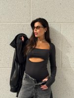 בגד גוף מחשוף עגול