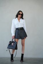 ⁦חצאית עור מעטפה⁩ – תמונה ⁦7⁩