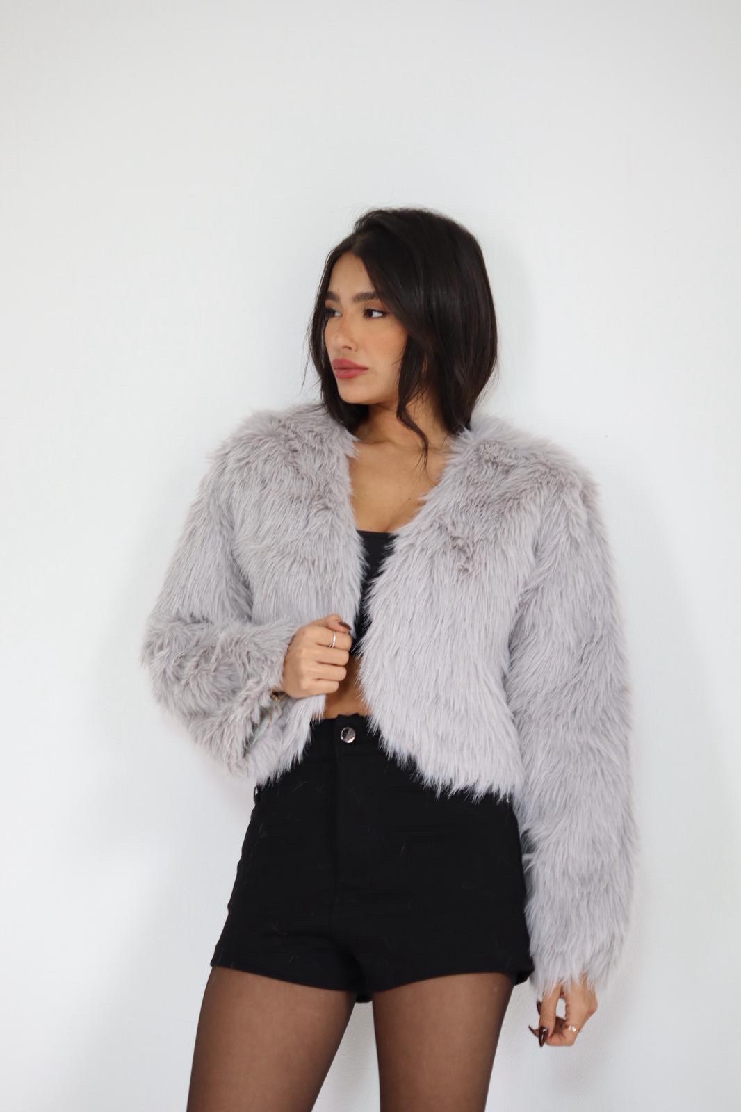 3635255b-484b-489a-aa63-8fbe635bc959 מעיל פרווה – תמונה 1