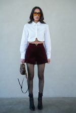 ⁦שורט קטיפה v⁩ – תמונה ⁦3⁩