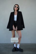 ⁦חליפת בלייזר חצאית⁩ – תמונה ⁦6⁩