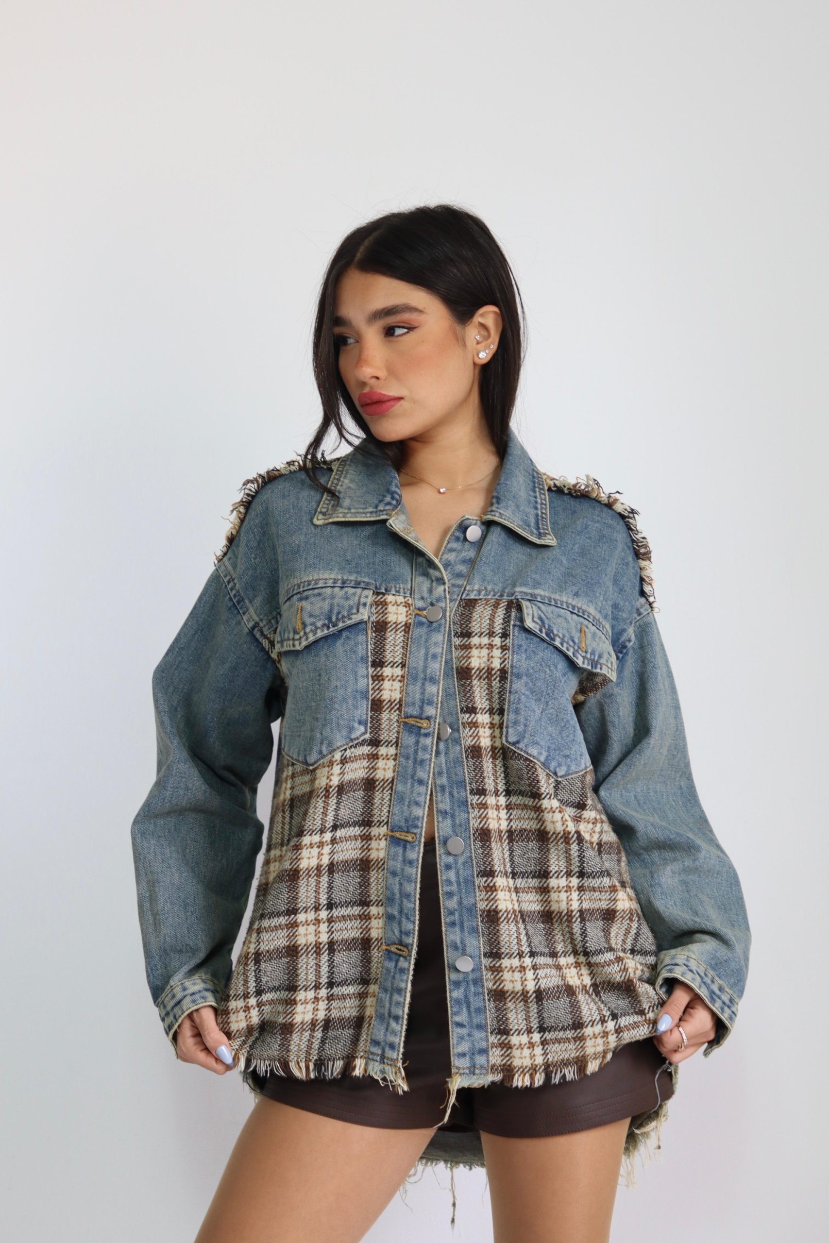 7d10cc16-098b-4ea0-9f99-ae92ae3f2a6c-2 ג׳קט ג׳ינס שילוב משבצות – תמונה 1