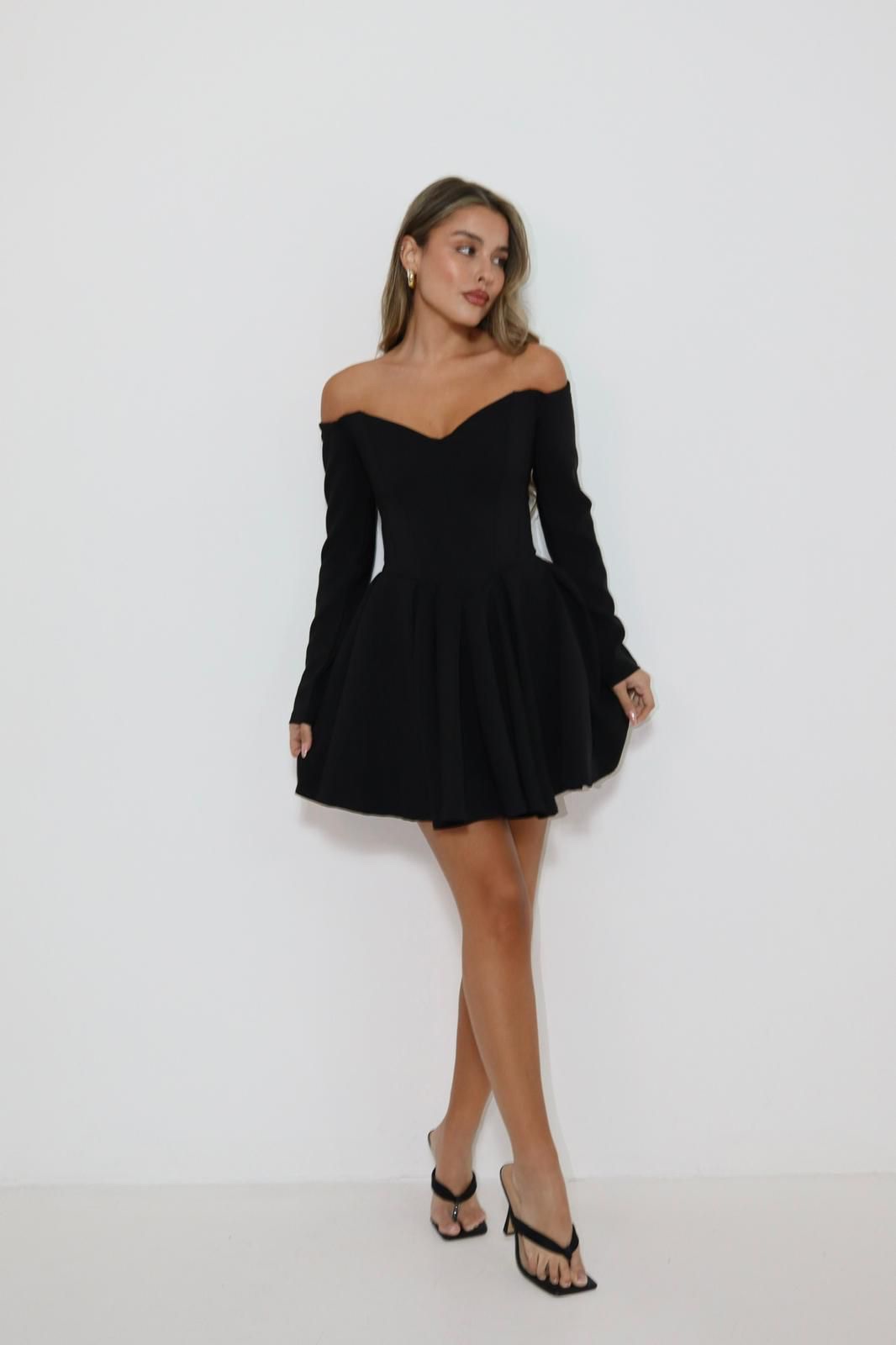 851454ed-f397-48ad-8386-dd18d5323711 שמלת בובה מחוך – תמונה 1