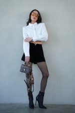 ⁦שורט קטיפה v⁩ – תמונה ⁦4⁩