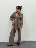 חליפת שלוש חלקים שילוב צעיף