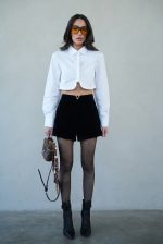 ⁦שורט קטיפה v⁩ – תמונה ⁦2⁩