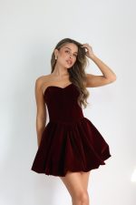 שמלת בובה קטיפה