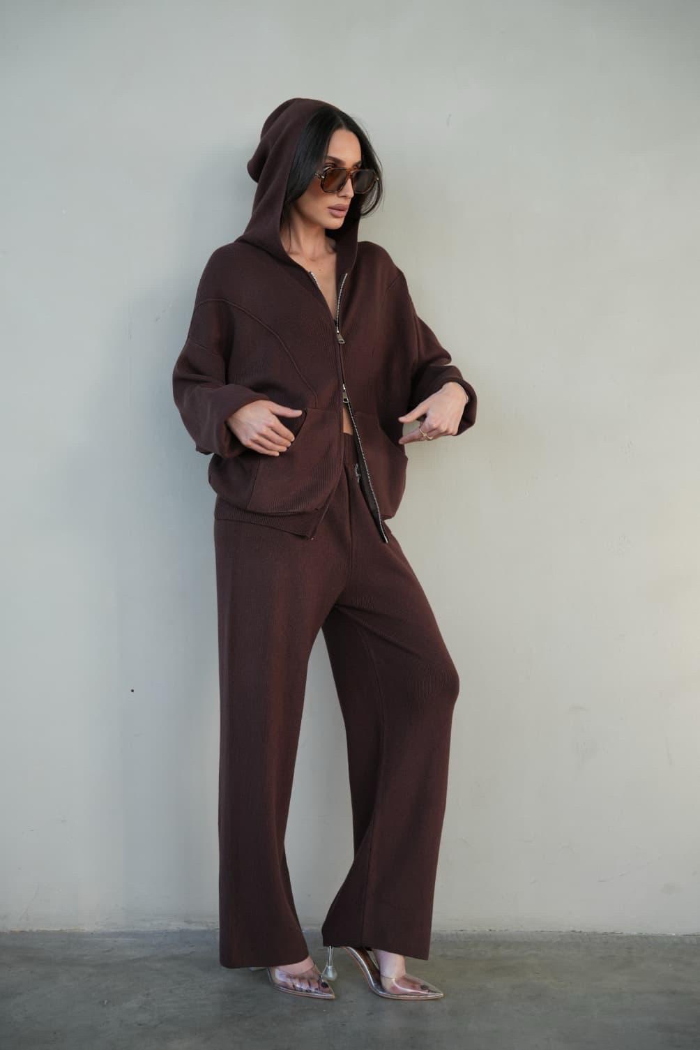 fbd4502a-8bee-4d82-9d0f-e710233a78bb חליפת סריג רוכסנים – תמונה 1