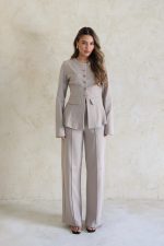 ⁦חליפה מחויטת כפתורים⁩ – תמונה ⁦11⁩