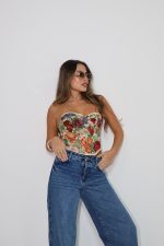 ⁦מחוך פרחים⁩ – תמונה ⁦3⁩