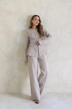 ⁦חליפה מחויטת כפתורים⁩ – תמונה ⁦5⁩