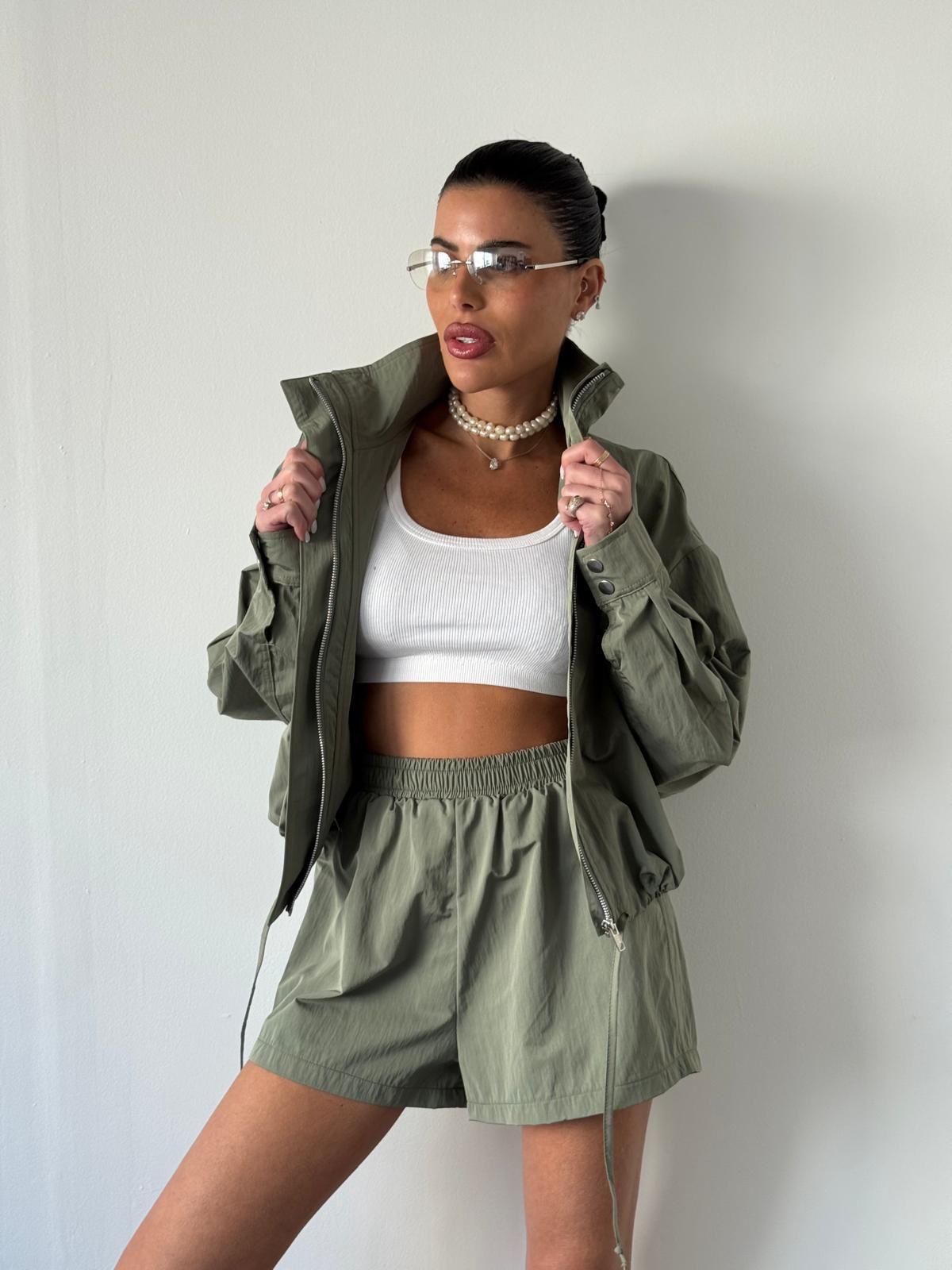 32007ee0-4e35-4938-8f9c-c2c1ba2c9331 חליפת שורט ניילון – תמונה 1