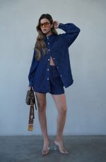 ⁦חליפת שורט ג׳ינס⁩ – תמונה ⁦2⁩