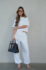 ⁦חליפת צווארון לבן⁩ – תמונה ⁦4⁩