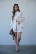 ⁦חליפת תחרה בגב⁩ – תמונה ⁦2⁩