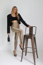 ⁦טייץ מבריק⁩ – תמונה ⁦7⁩