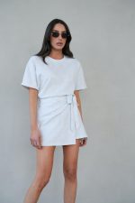 ⁦חליפת חצאית קשירה⁩ – תמונה ⁦3⁩